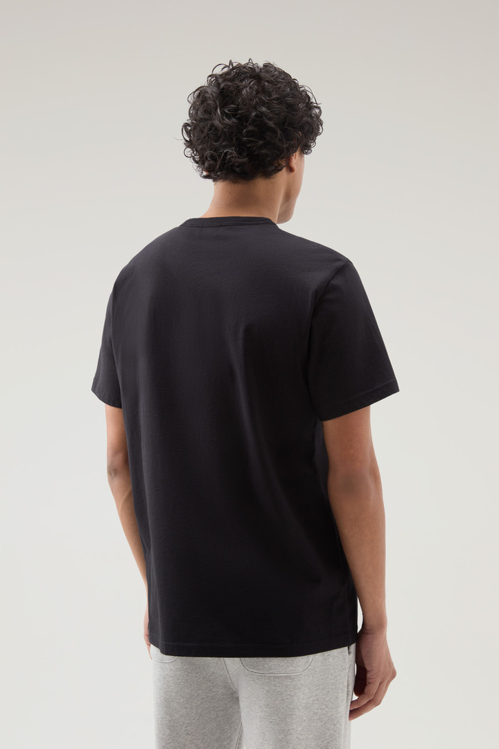 T-Shirt aus reiner Baumwolle mit Outermates-Print Schwarz photo 3 | Woolrich