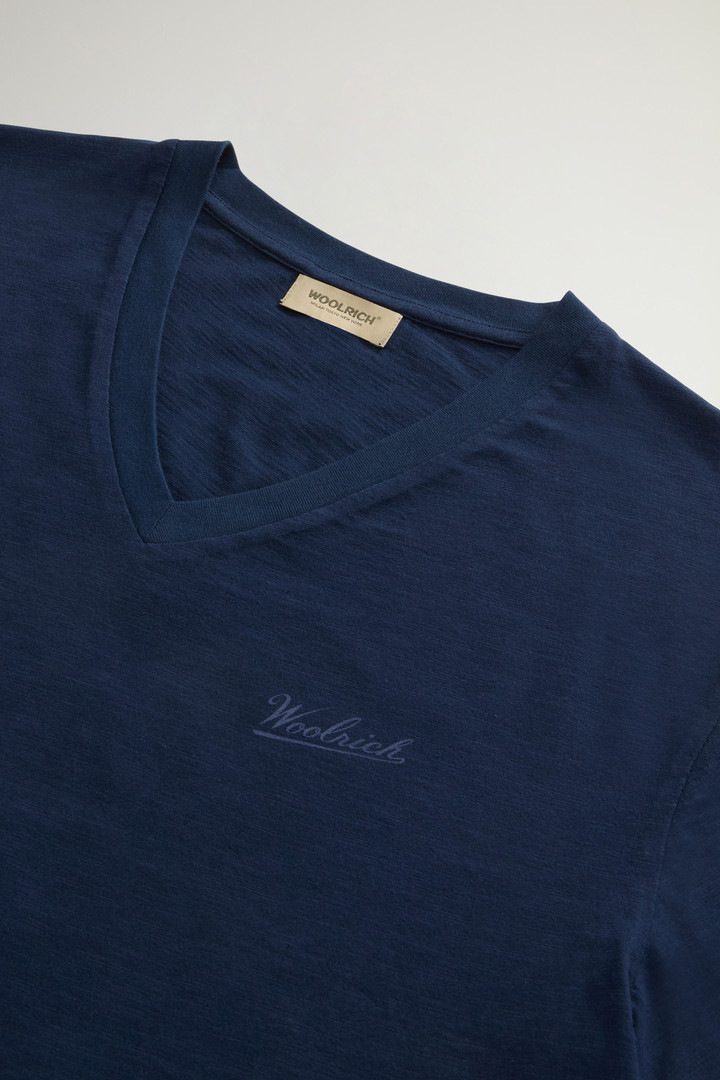 Pure Cotton Slub T-Shirt with V-Neck Blue photo 6 | Woolrich