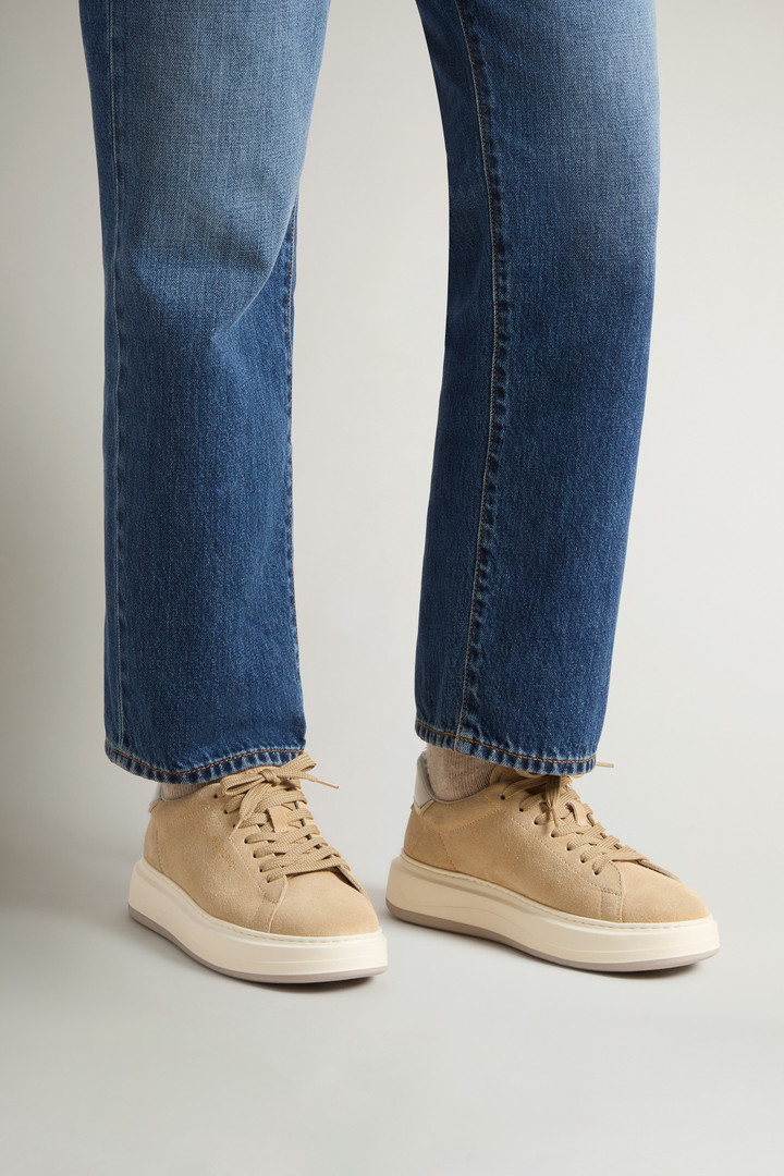 Sneaker Arrow aus Veloursleder mit goldenen Details Beige photo 6 | Woolrich