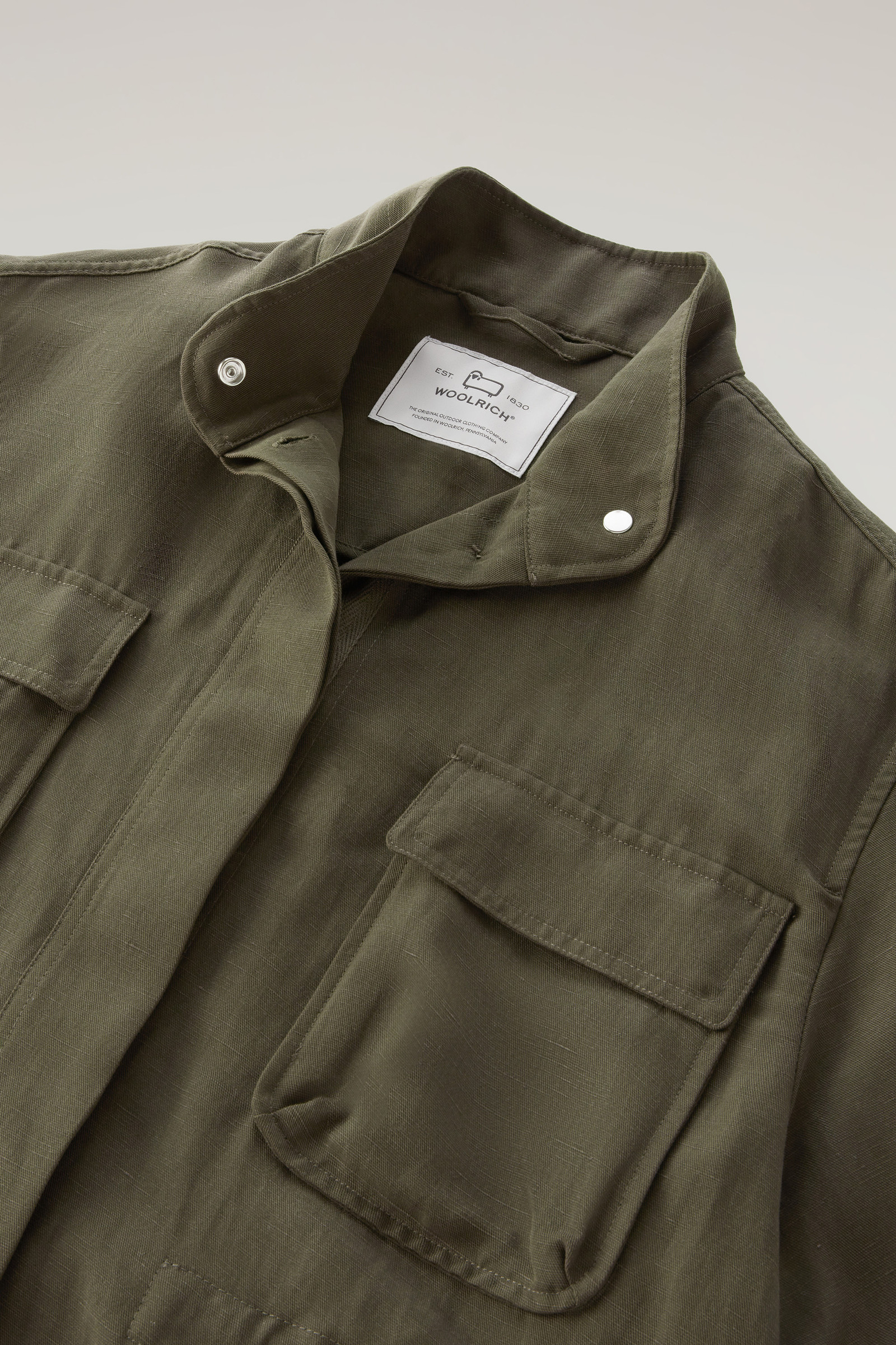 Utility Overshirt in Linen Blend Green photo 6 | Woolrich