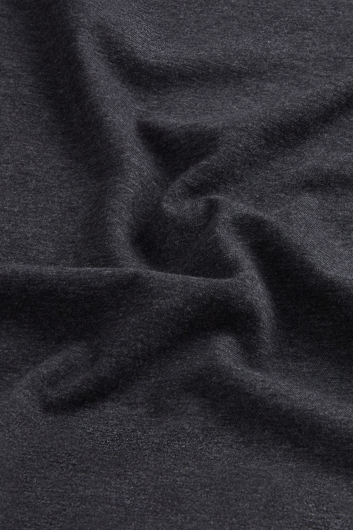 T-Shirt Sheep aus reiner Baumwolle mit Patch Grau photo 7 | Woolrich