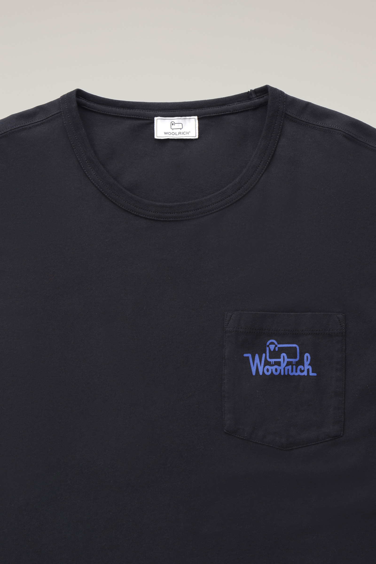 Langärmeliges Foundation Tee aus Bio-Baumwolle Schwarz photo 6 | Woolrich