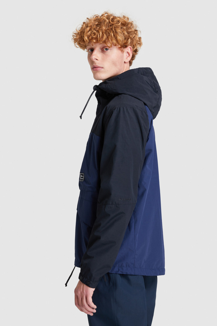 Veste Mountain Stroll