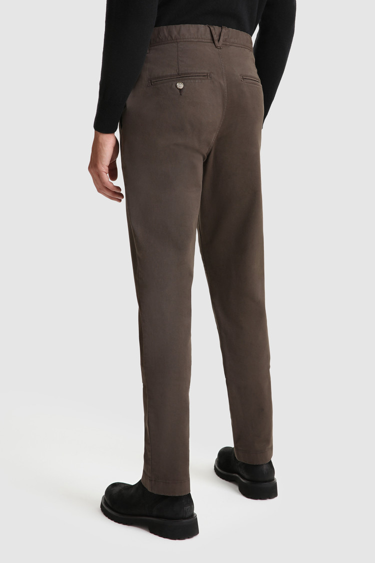 Pantaloni chino in cotone tinto in capo elasticizzato