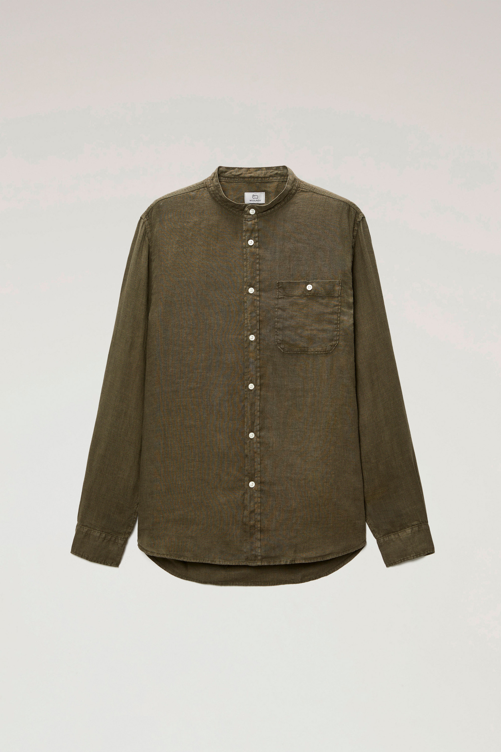 Camisa de puro lino teñida en prenda con cuello mao verde | Woolrich