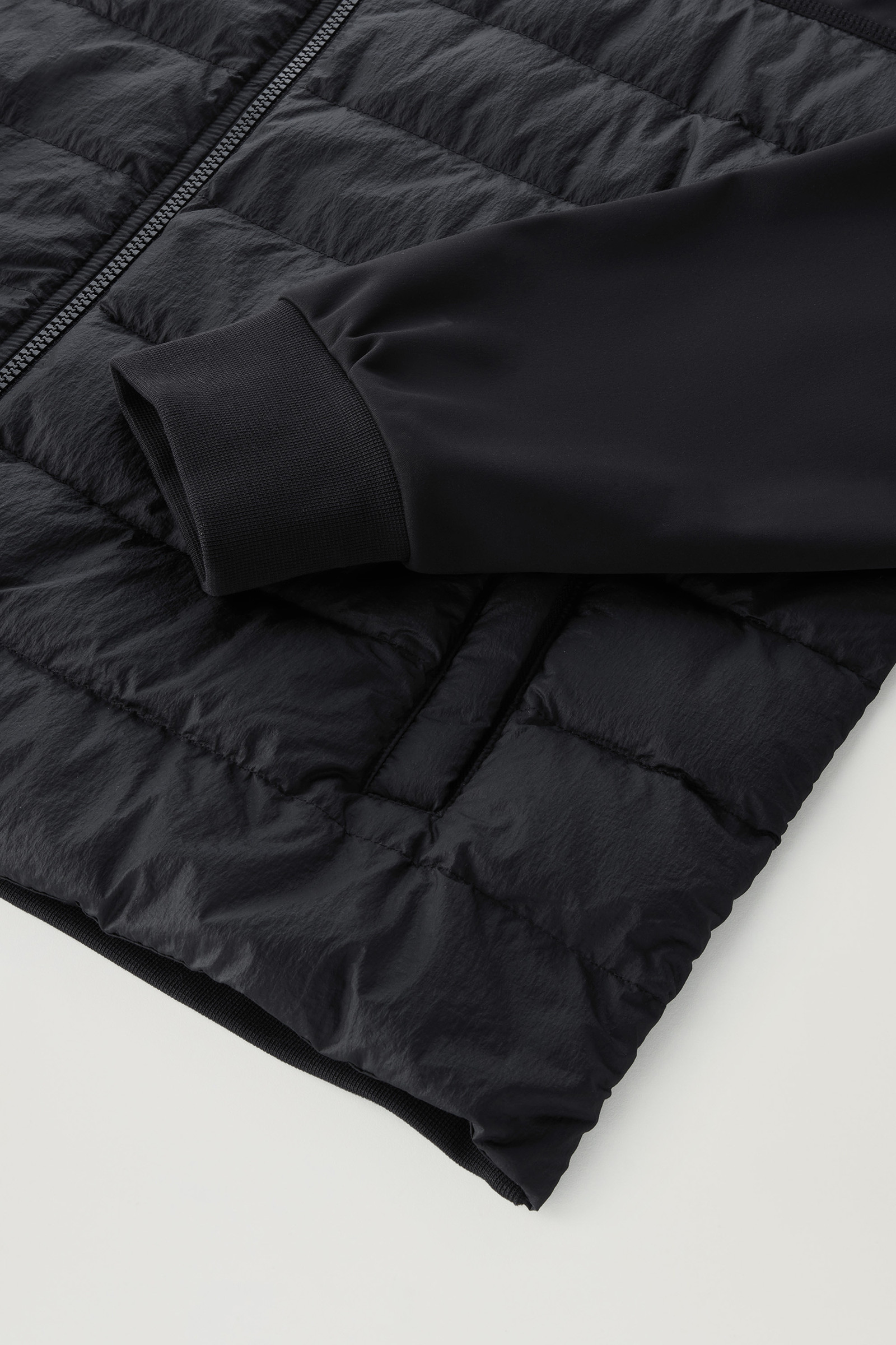 Hybrid Zip-up Sweatshirt in Softshell and Crinkle Nylon Black photo 7 | Woolrich
