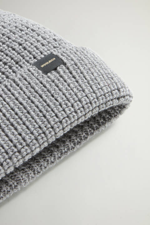 Beanie in Pure Merino Virgin Wool with Honeycomb Stitch Gray photo 2 | Woolrich
