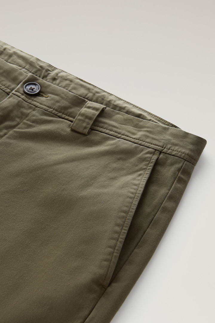 Garment-Dyed Classic Chino Pant in Stretch Cotton Green photo 6 | Woolrich