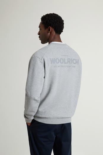 Sweatshirt aus reiner Baumwolle mit Rundhalsausschnitt und Logo im Makroformat auf der Rückseite Grau photo 1 | Woolrich