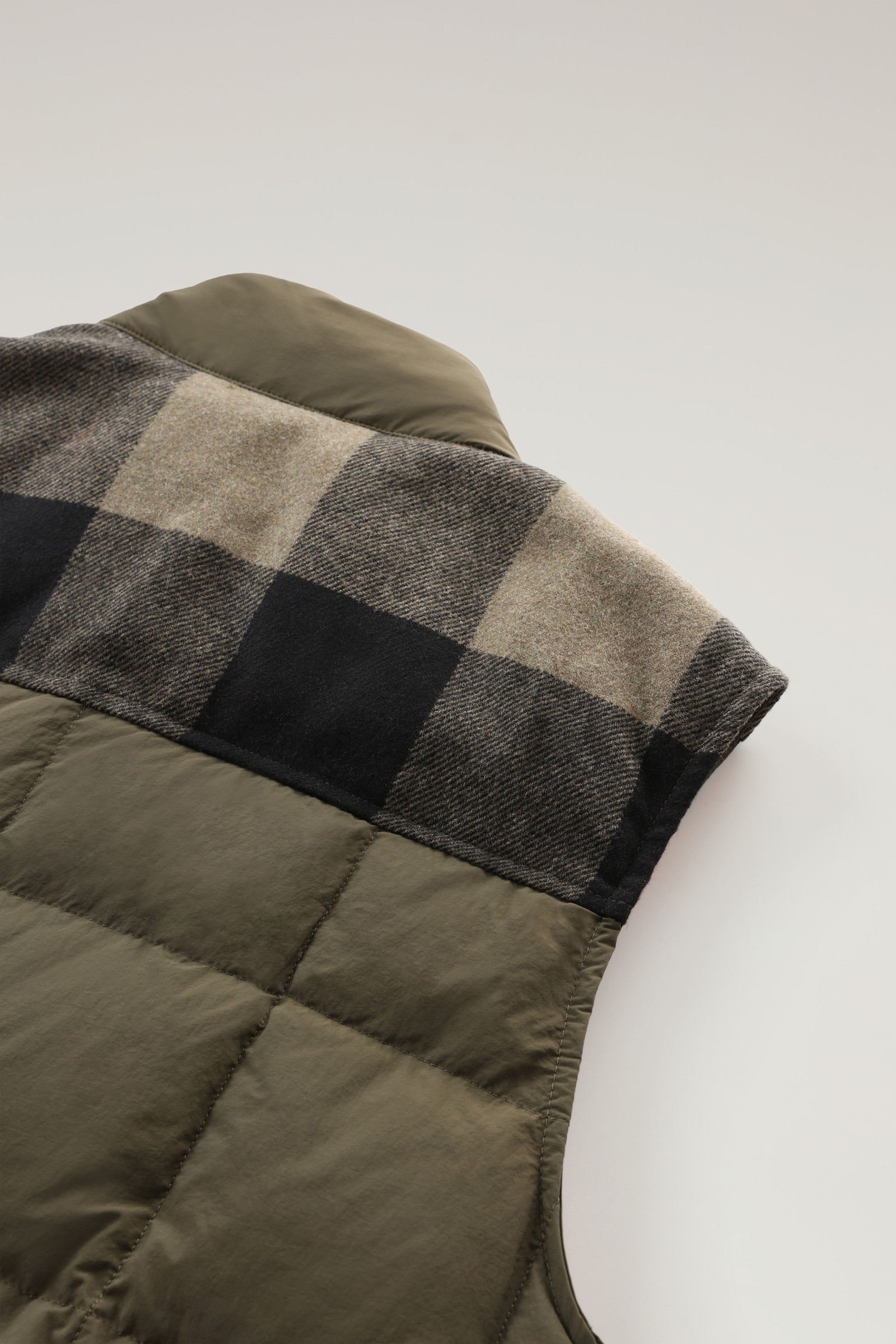 Heritage Terrain Vest Green photo 7 | Woolrich