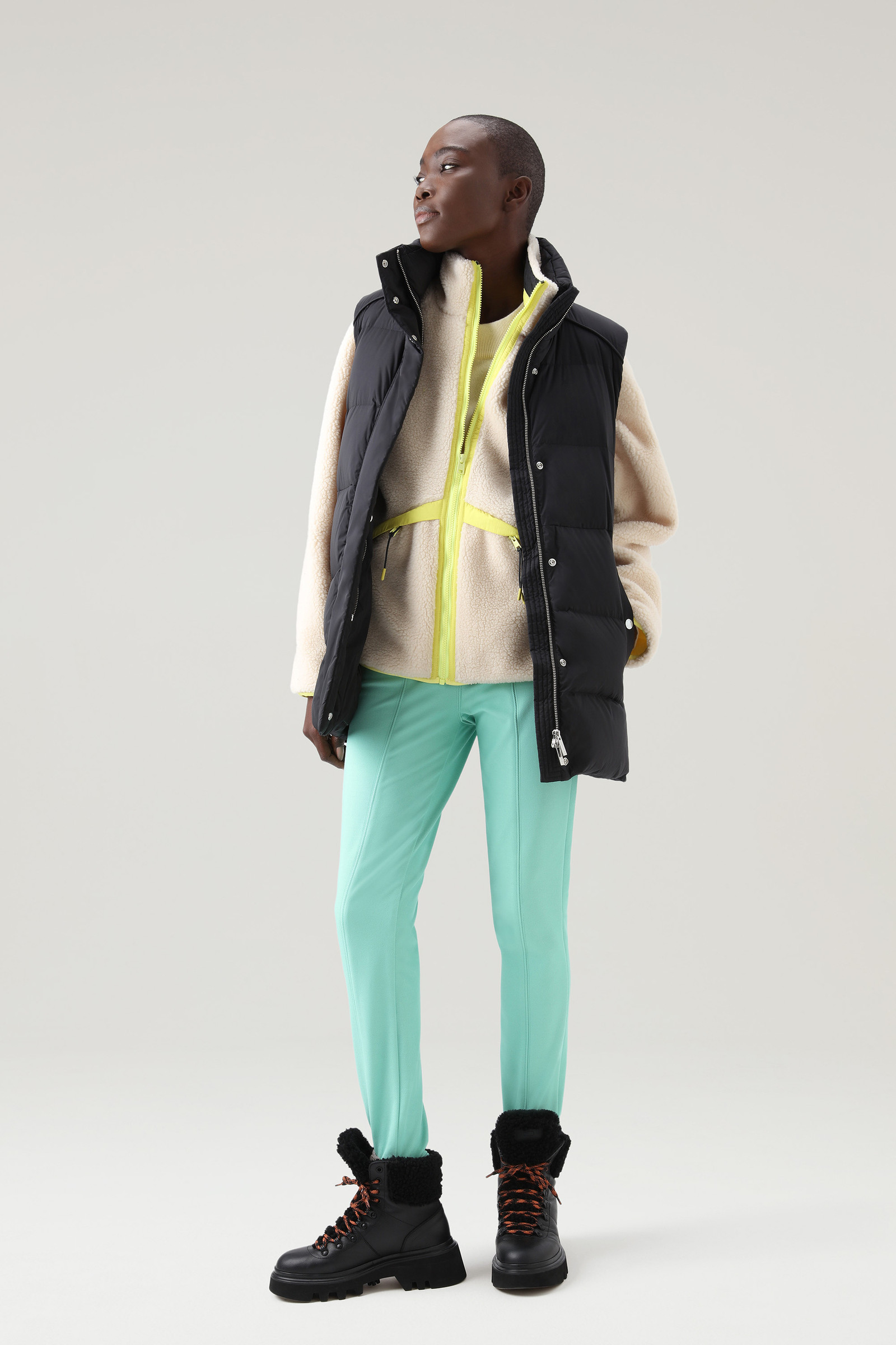 Skinny Après-ski Pants in Techno Twill Green photo 2 | Woolrich