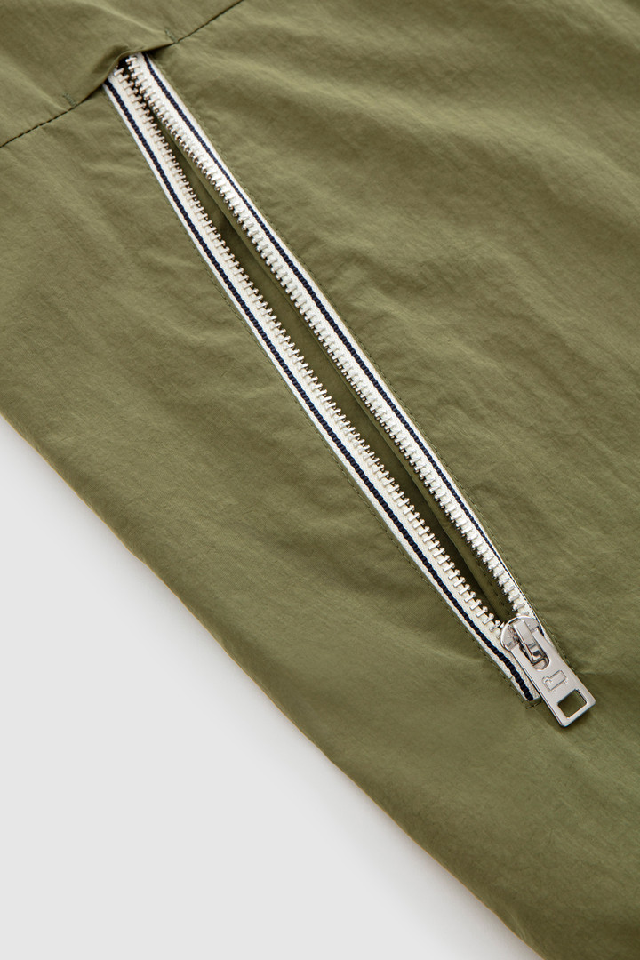 Giacca a vento ultraleggera in crinkle nylon verde photo 7 | Woolrich