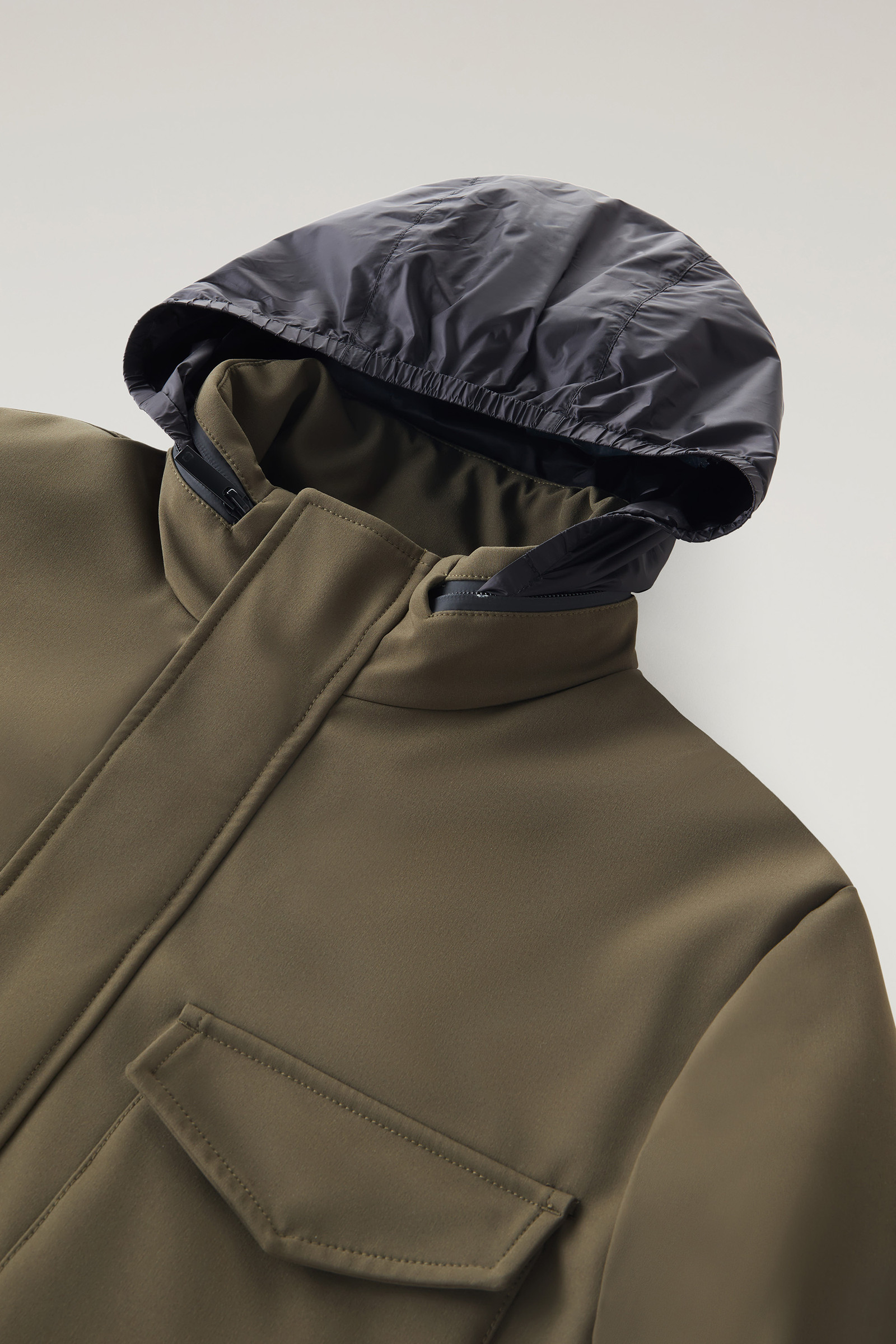 Field Jacket in Tech Softshell Green photo 7 | Woolrich