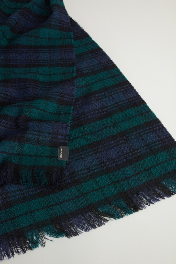 Scarf in Virgin Wool and Cashmere Blend with Checked Pattern Black photo 3 | Woolrich