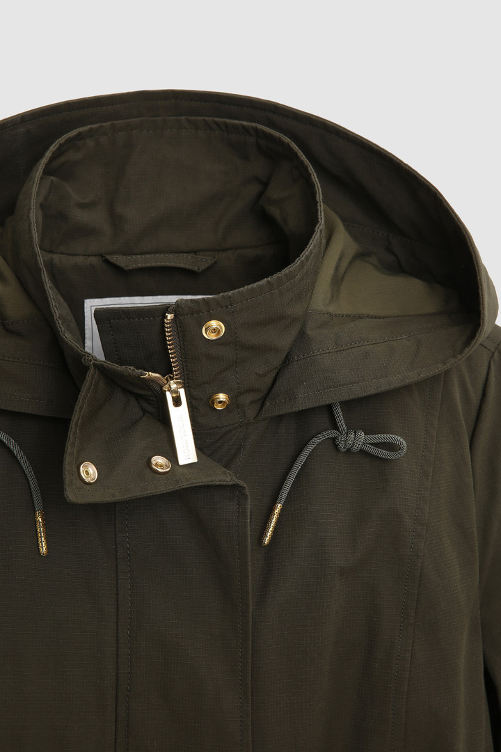 Azun Parka con cordón y capucha ajustable