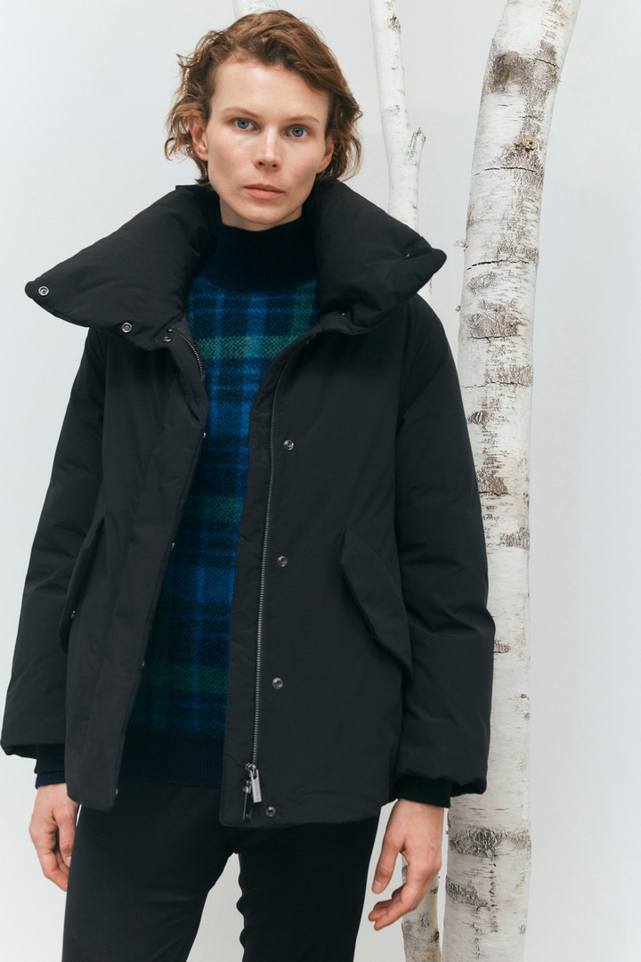 Cocoon Jacke aus Urban Touch Schwarz photo 10 | Woolrich