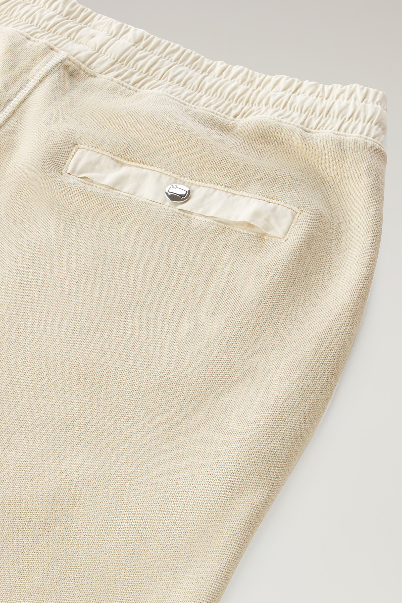 Stückgefärbte Cargohose aus reiner Baumwolle beige photo 8 | Woolrich
