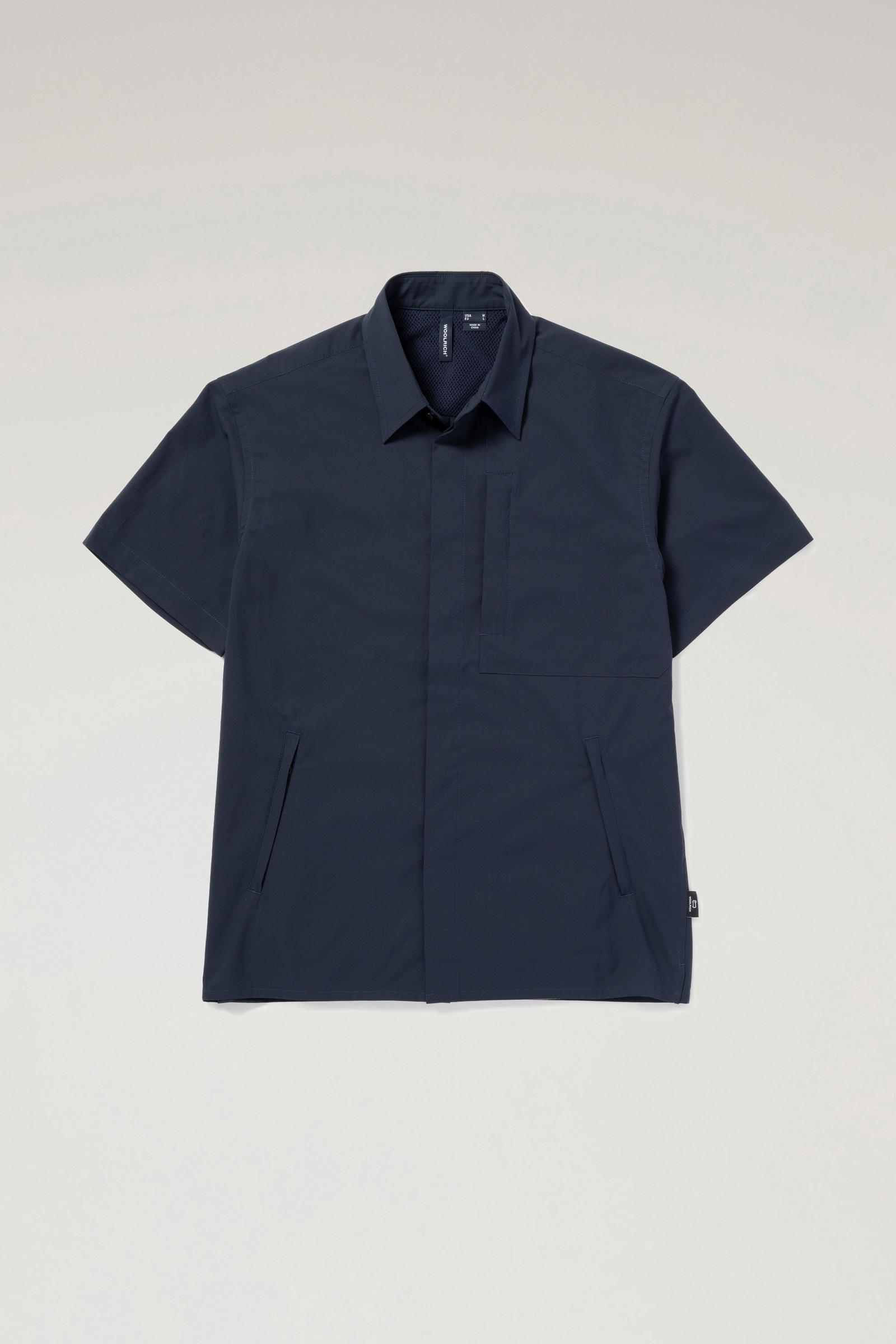 Anytime Short-Sleeved Shirt in Recycled Stretch Polyester Blue photo 5 | Woolrich