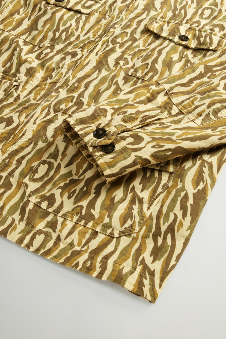 Overhemdjack van katoen- en linnenmix met Shadowbark-camouflagepatroon Beige photo 7 | Woolrich