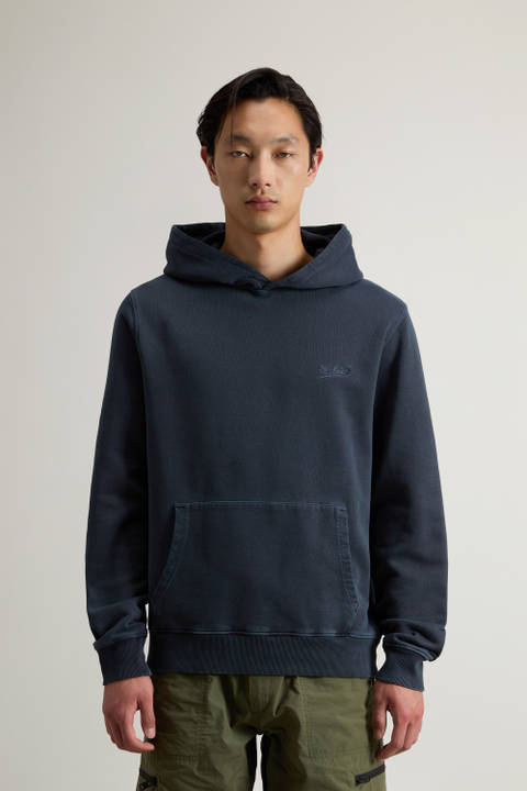 Sweater van zuiver achteraf geverfd katoen met capuchon en geborduurd logo Blauw | Woolrich