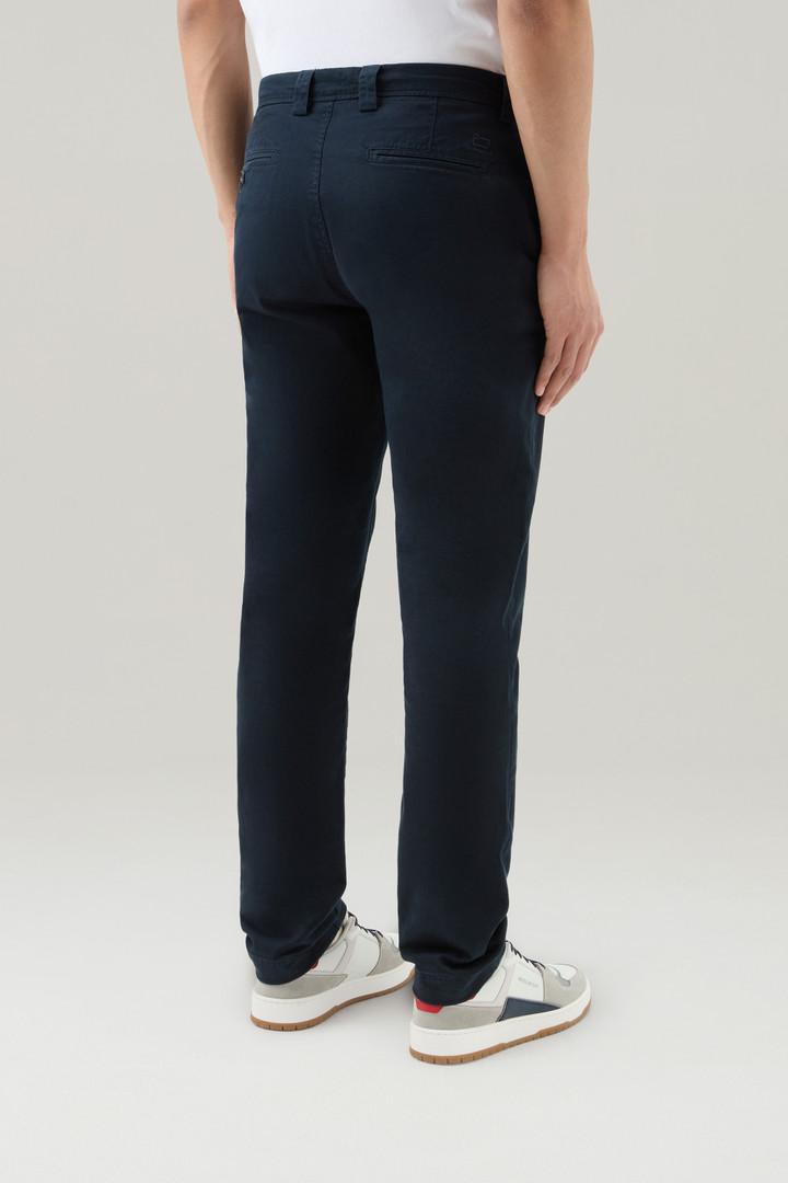Pantalones Chino teñidos en prenda de algodón elástico Azul photo 3 | Woolrich