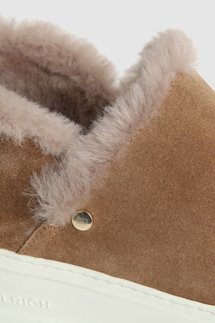 Sheepskin Court sneakers