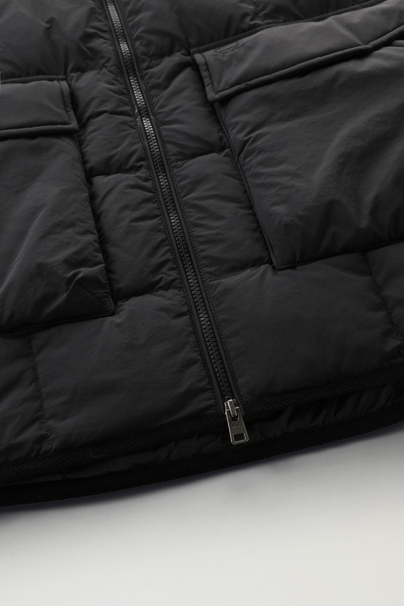 Heritage Terrain Vest Black photo 7 | Woolrich