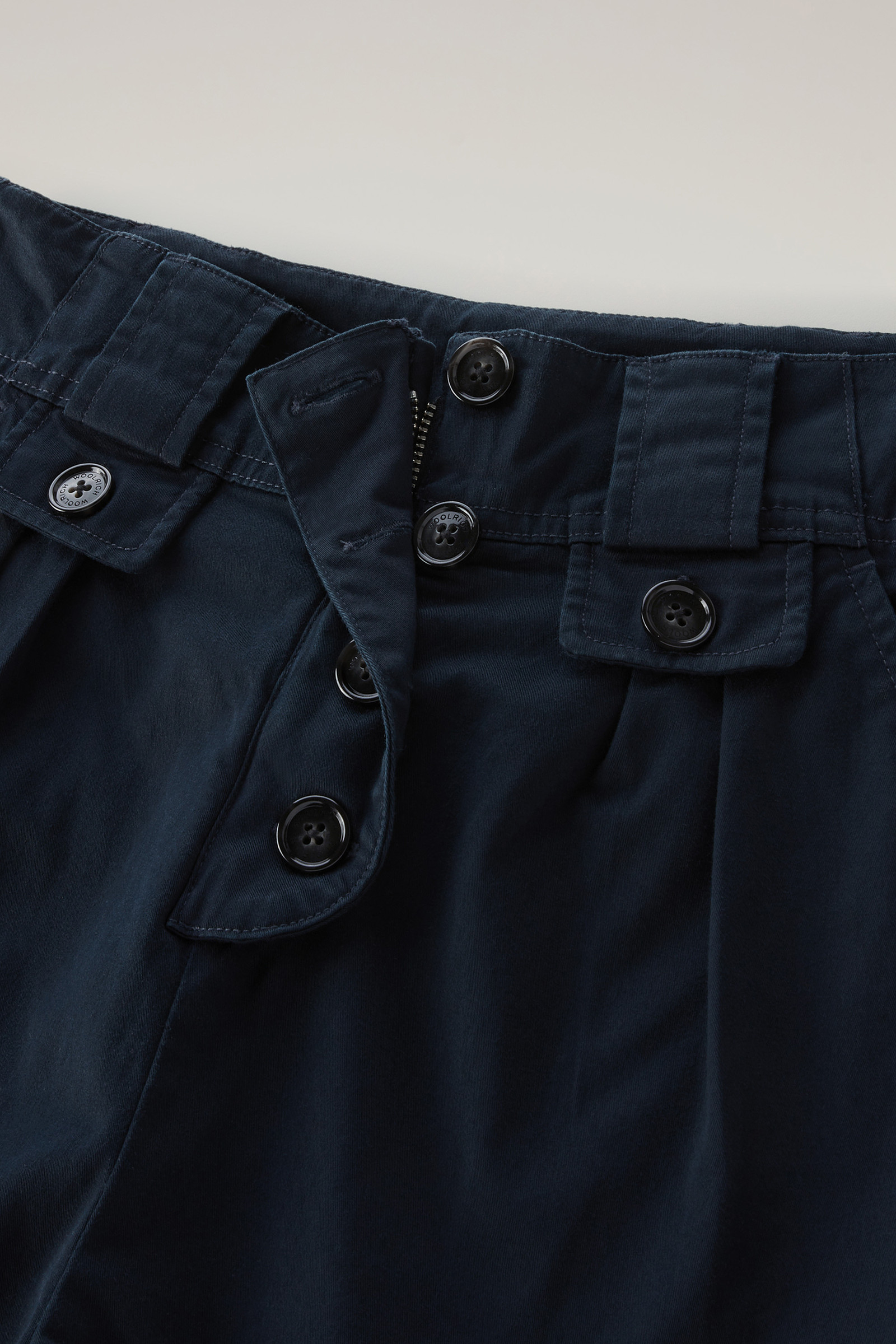 Pantaloncini in twill di cotone elasticizzato tinti in capo blu photo 5 | Woolrich