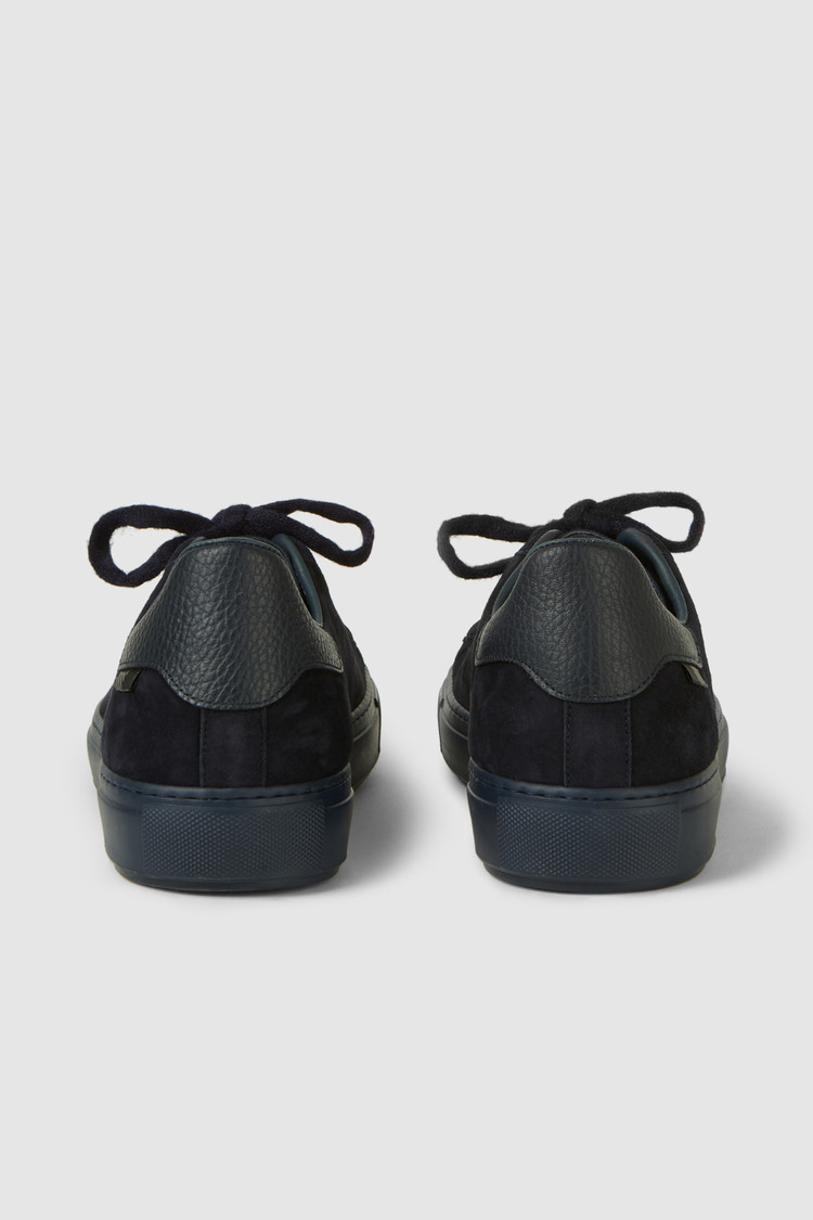 All around sneaker, suede