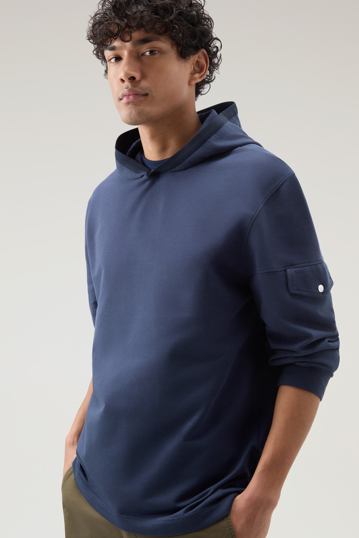 Sweatshirt aus reiner Baumwolle mit Kapuze und Tasche Blau photo 4 | Woolrich