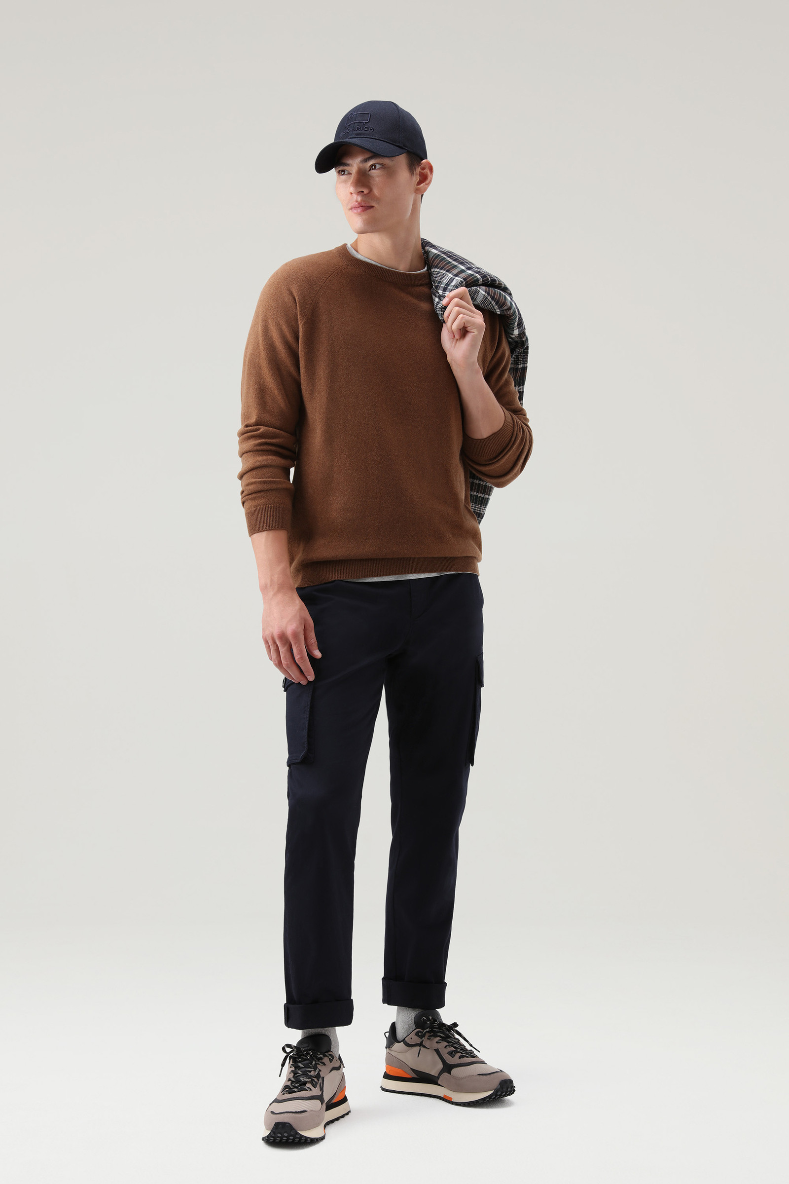 Luxe Crewneck in Pure Cashmere Brown photo 2 | Woolrich
