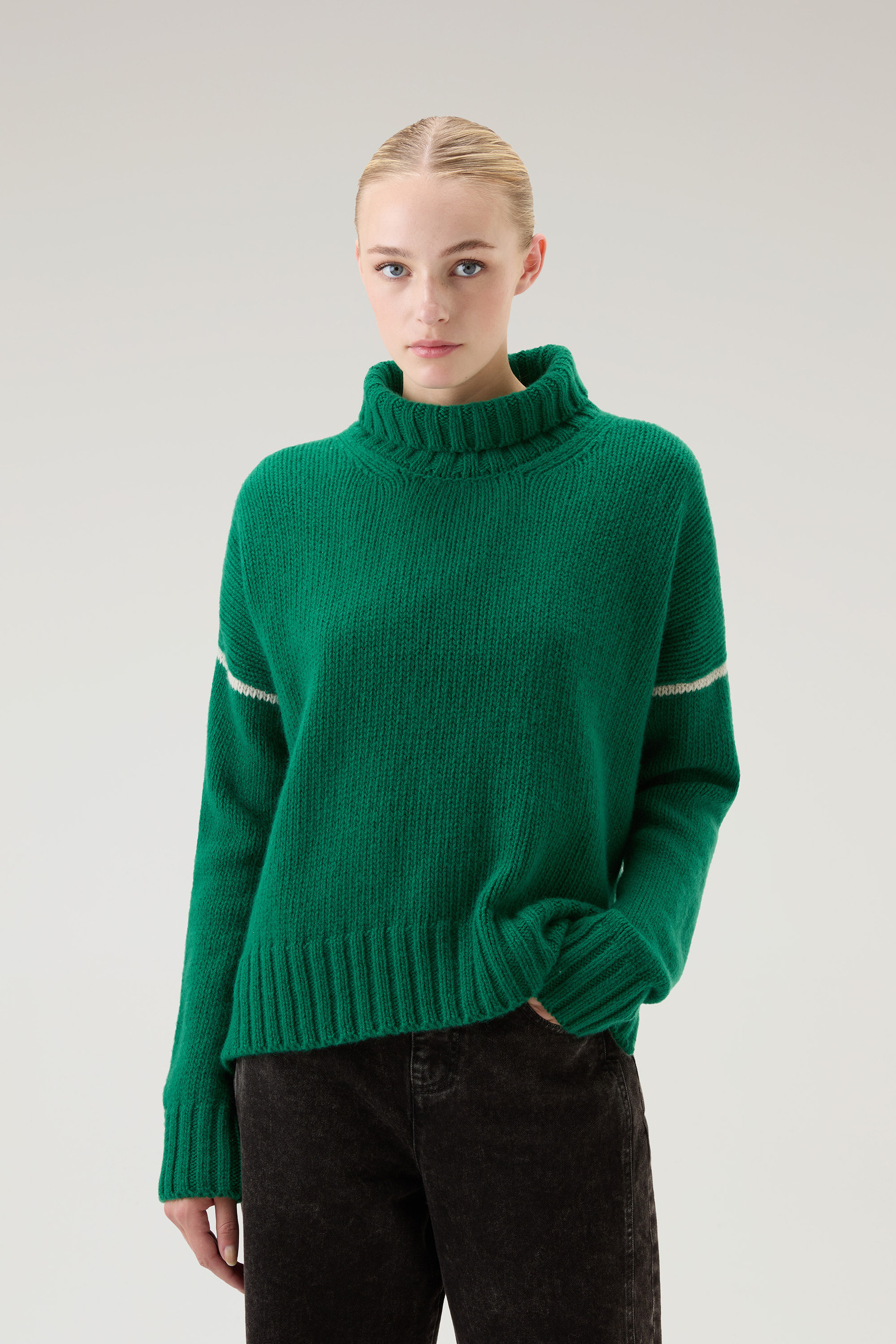 Women's Turtleneck Sweater in Pure Virgin Wool Green | Woolrich USA