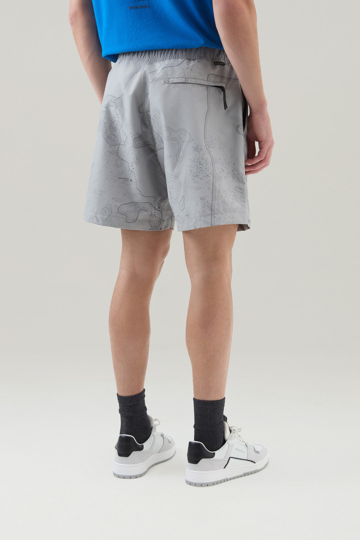 Shorts aus Ripstop-Gewebe mit Print Grau photo 3 | Woolrich