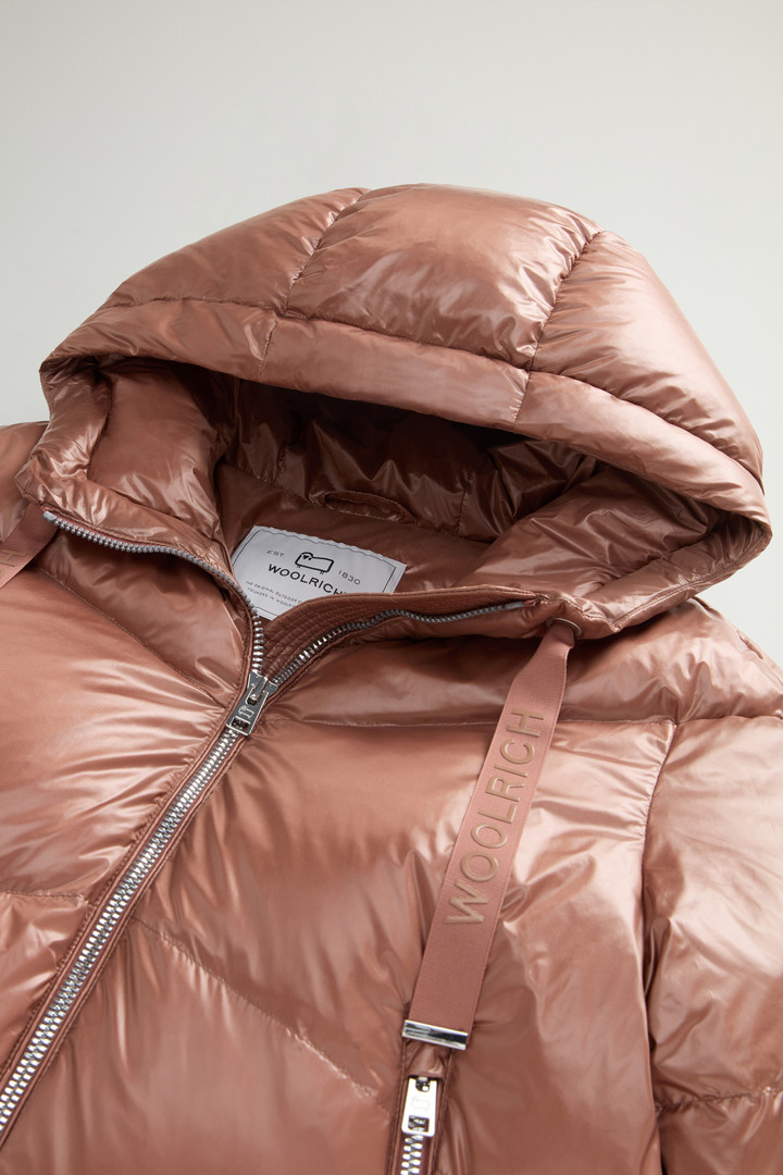 Aliquippa Short Down Jacket in Glossy Nylon Brown photo 6 | Woolrich