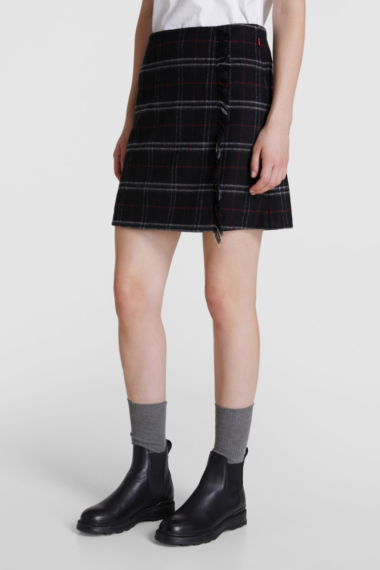 Stretch-wool skirt