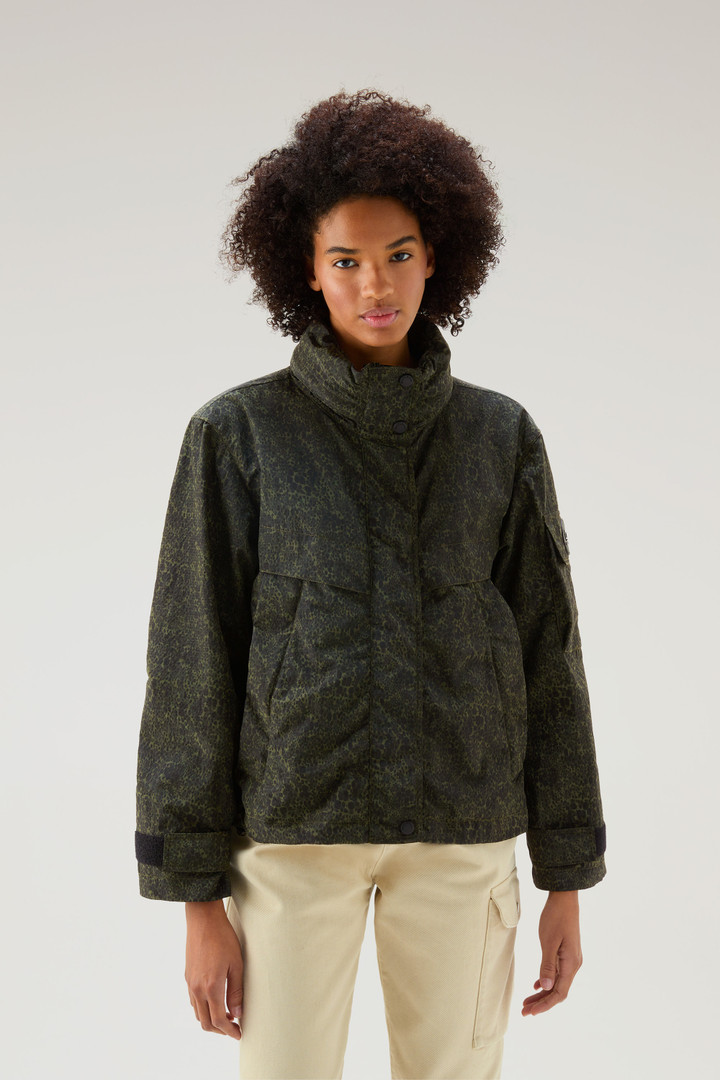 Jacke mit Camouflage-Muster und faltbarer Kapuze Grün photo 1 | Woolrich