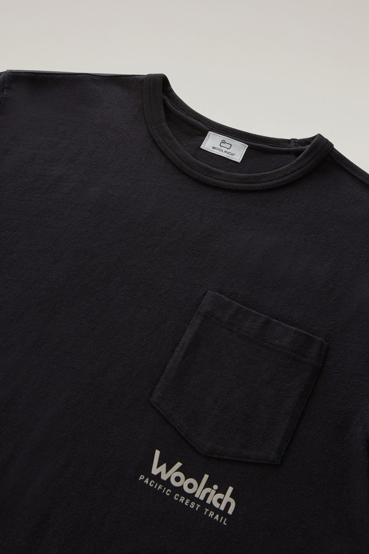 T-Shirt aus reiner Baumwolle mit Trail-Print Schwarz photo 6 | Woolrich