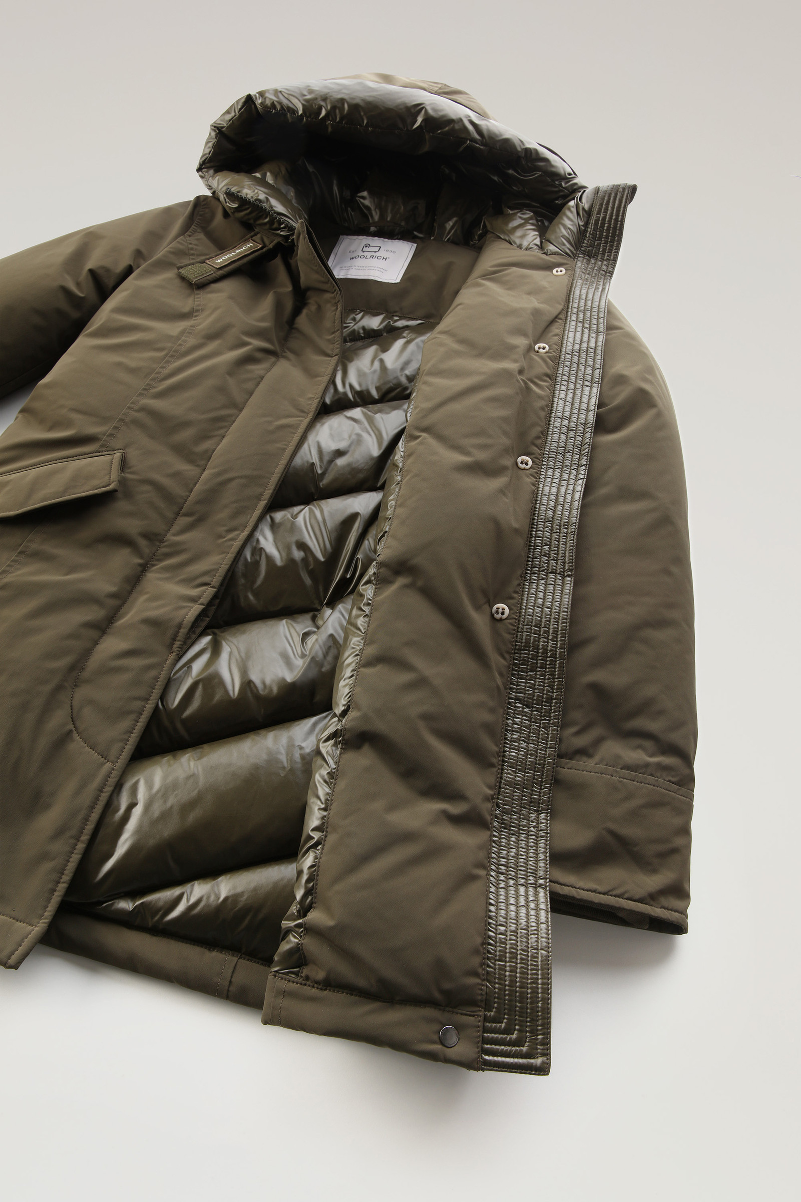 Arctic Parka Luxury con capucha y detalles brillantes Verde photo 9 | Woolrich