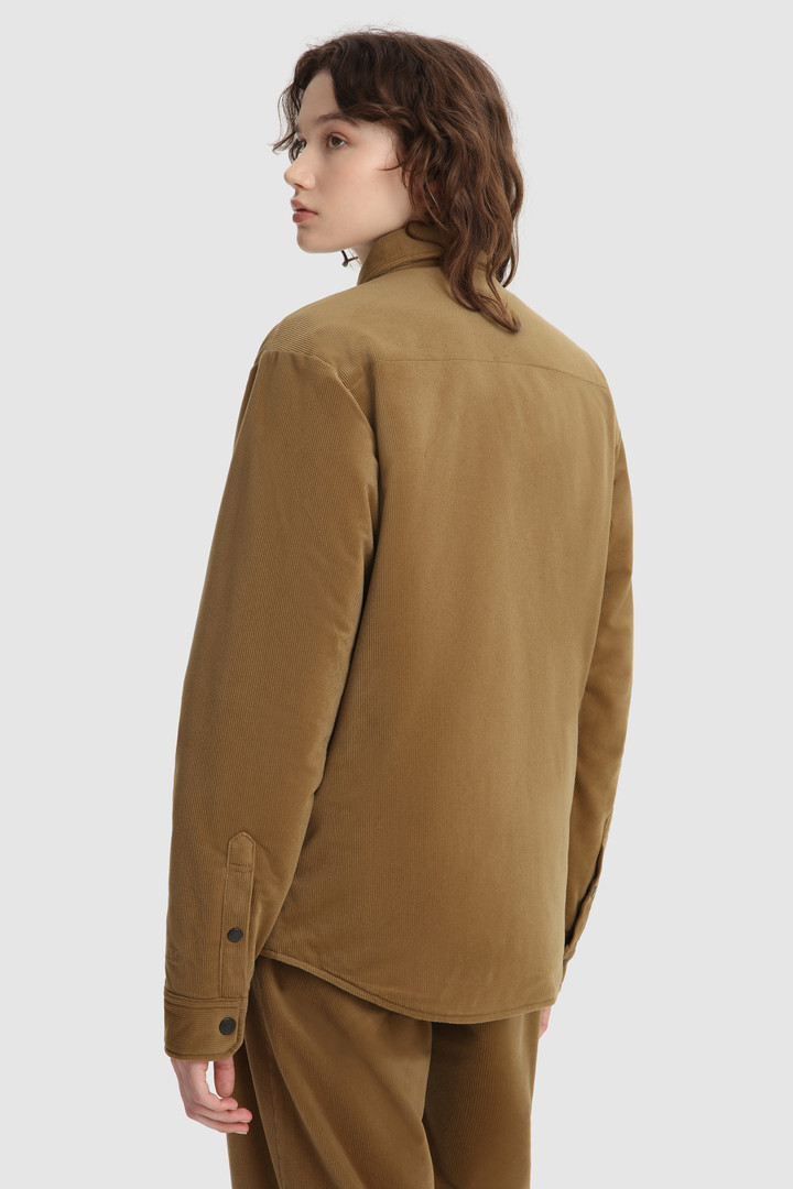Geïsoleerd corduroy shirt