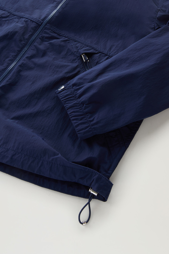 Veste coupe-vent à capuche en nylon crinkle Bleu photo 9 | Woolrich