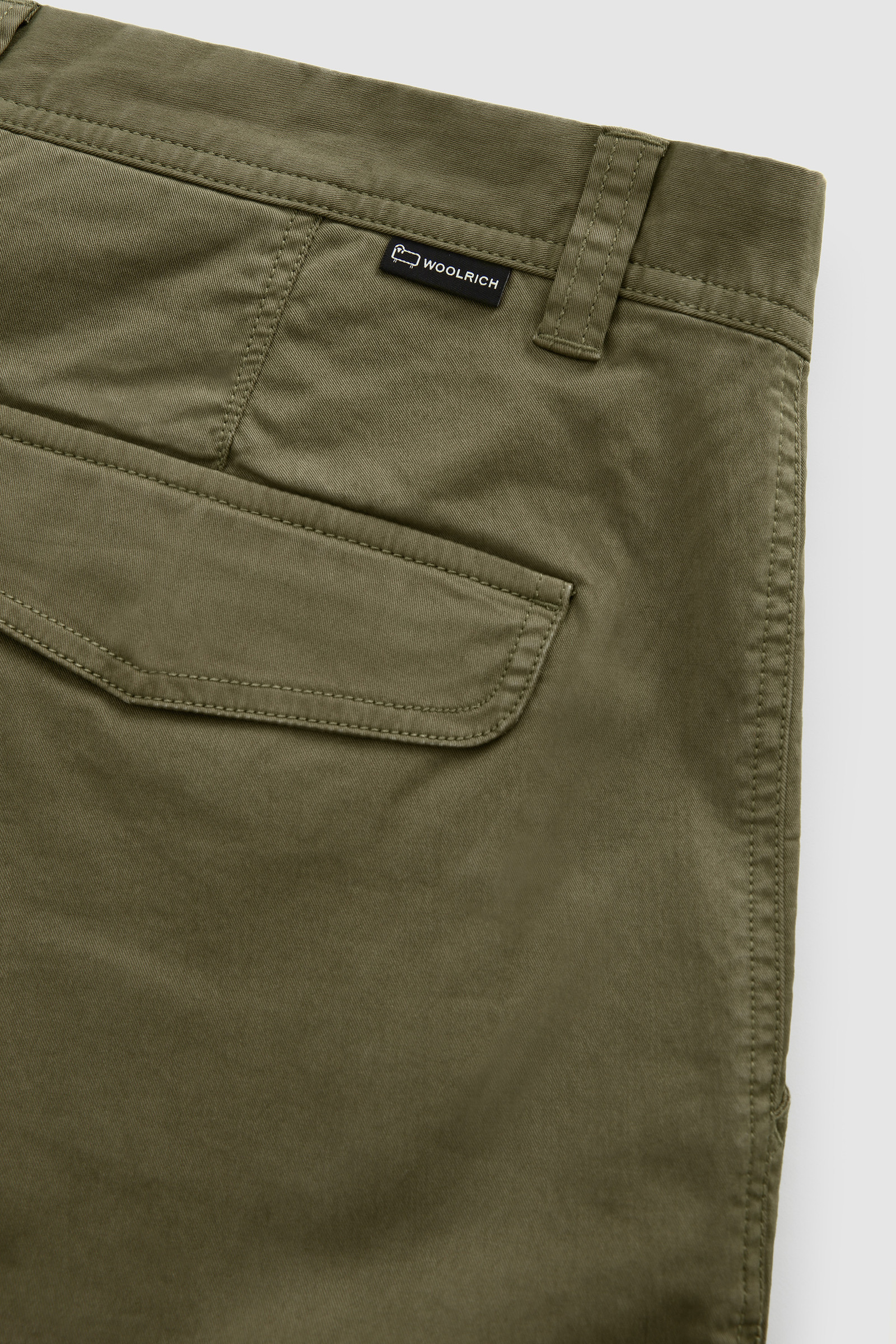 Short cargo teint en pièce vert photo 6 | Woolrich