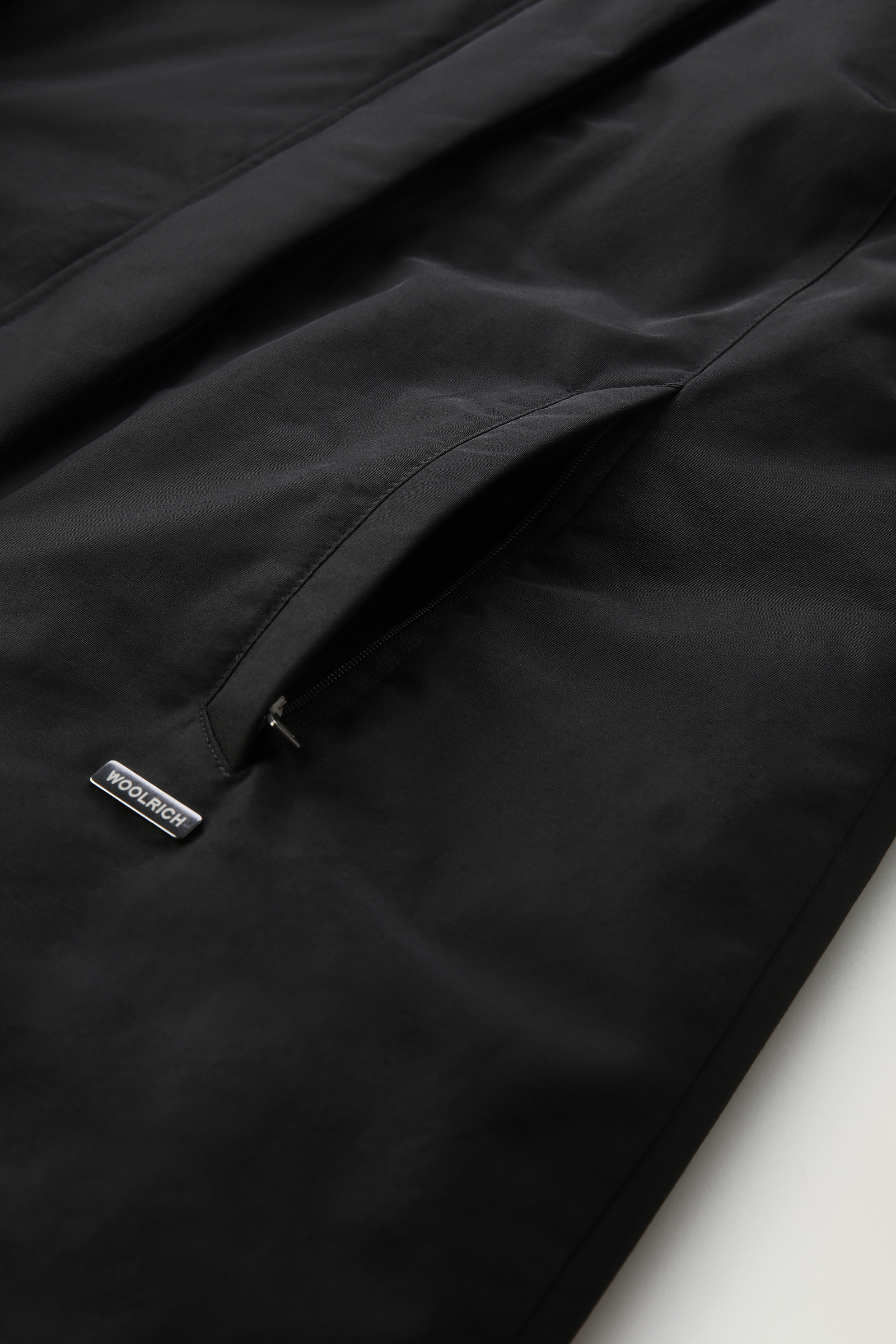 Bow Bridge Parka in Ramar Cloth with Faux Fur Black photo 10 | Woolrich