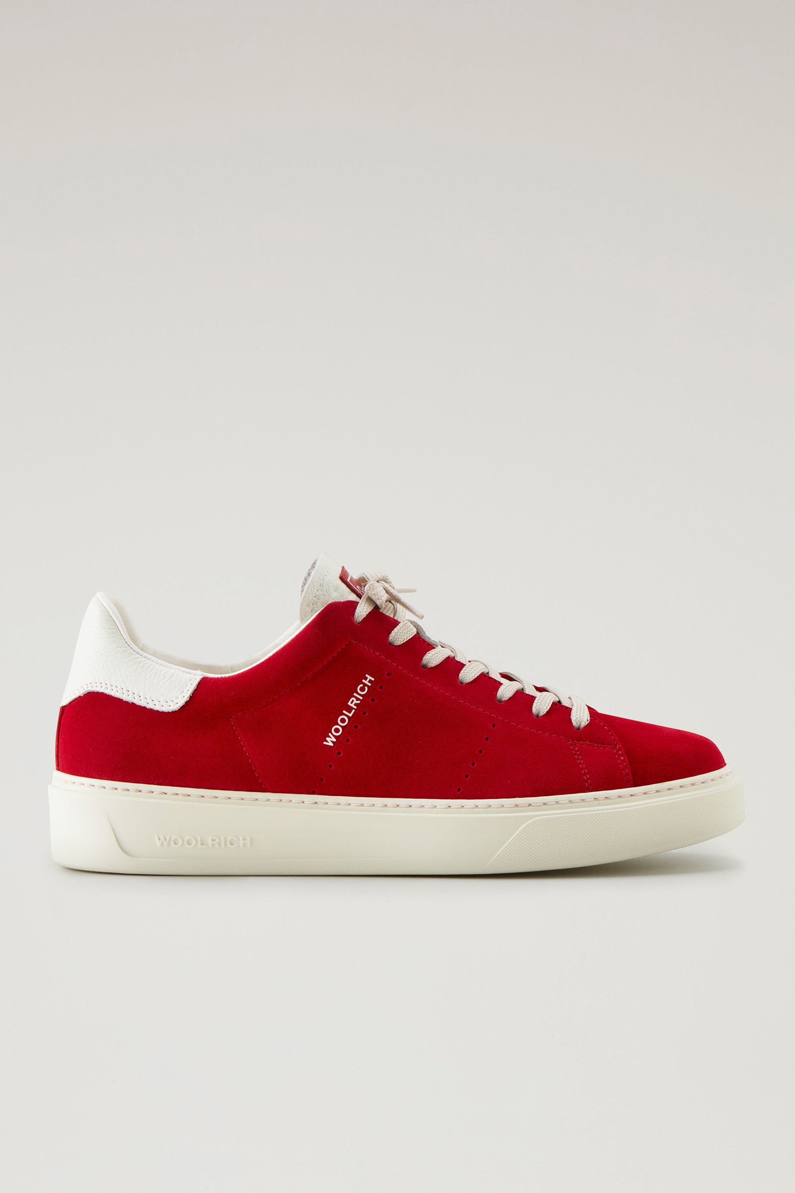 Sneakers Classic Court in pelle scamosciata con dettagli a contrasto rosso | Woolrich