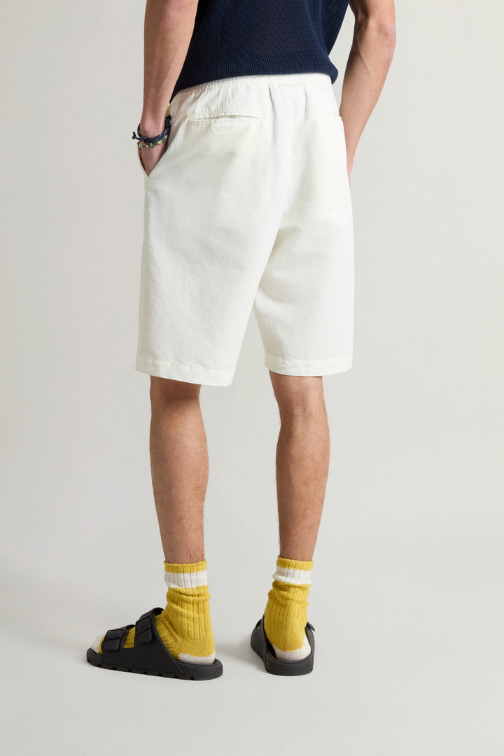 Garment-Dyed Cotton- and Linen-Blend Shorts White photo 3 | Woolrich