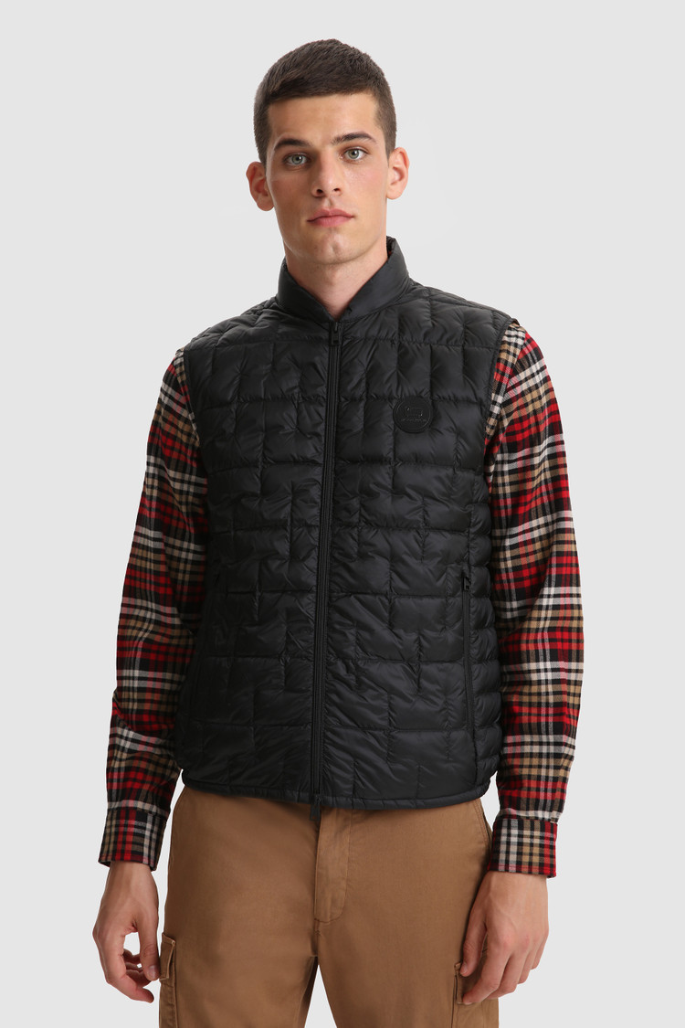 Deepsix packable vest in recycled fabric