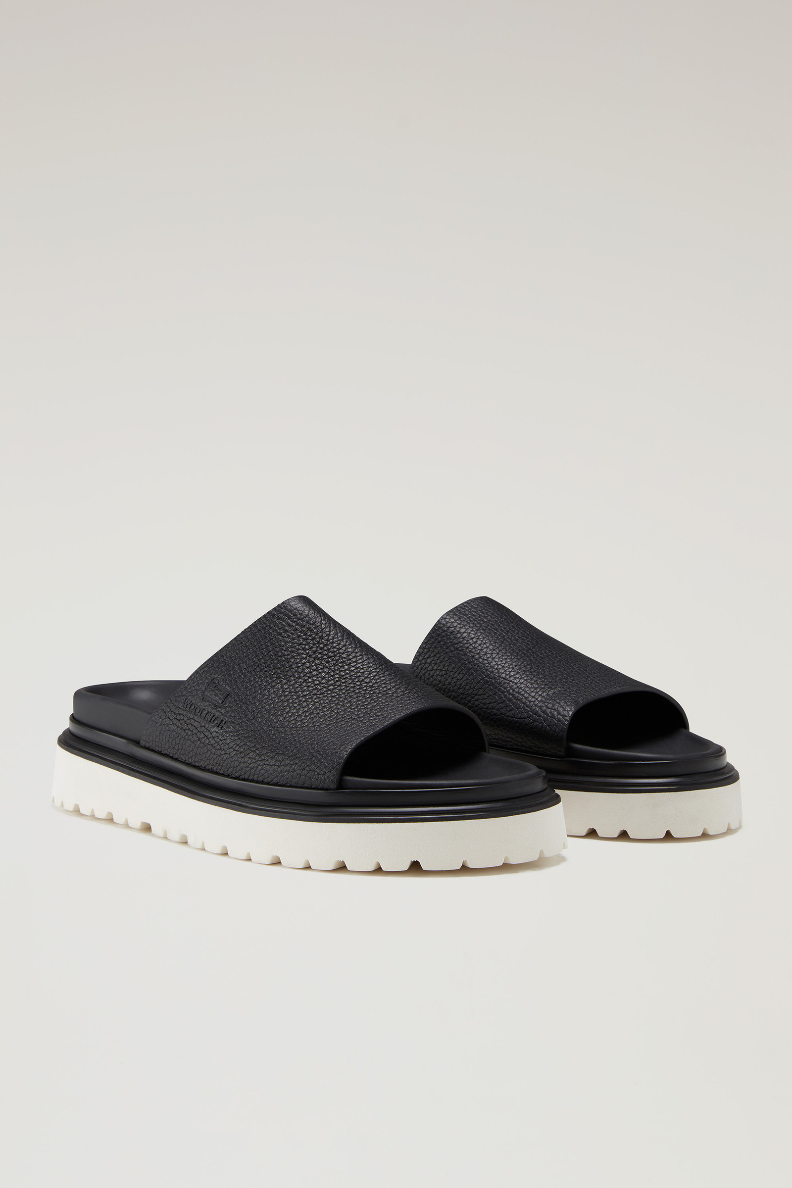 Sandali con suola oversize nero photo 2 | Woolrich