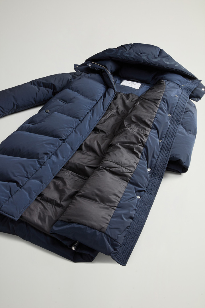 Aurora Parka larga de nailon elástico Azul photo 12 | Woolrich