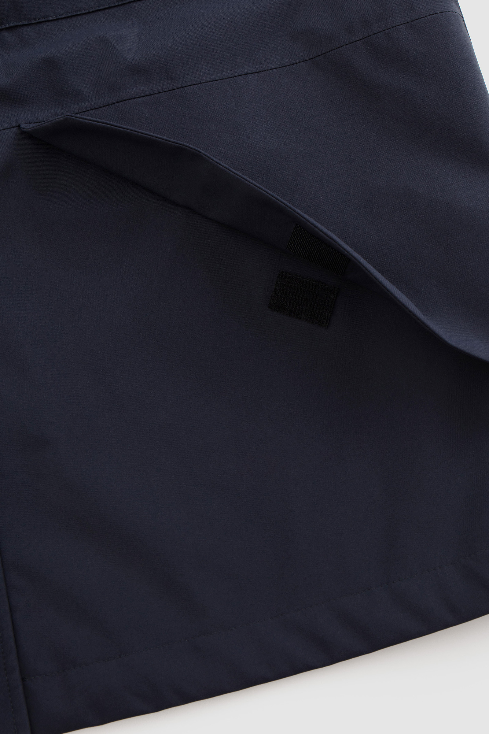 Zweilagige, wasserdichte, ultraleichte Jacke Mountain Blau photo 8 | Woolrich