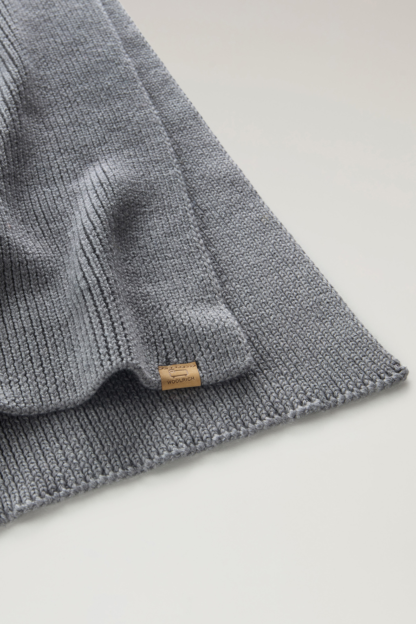 Ribbed Scarf in Pure Merino Virgin Wool Grey photo 3 | Woolrich