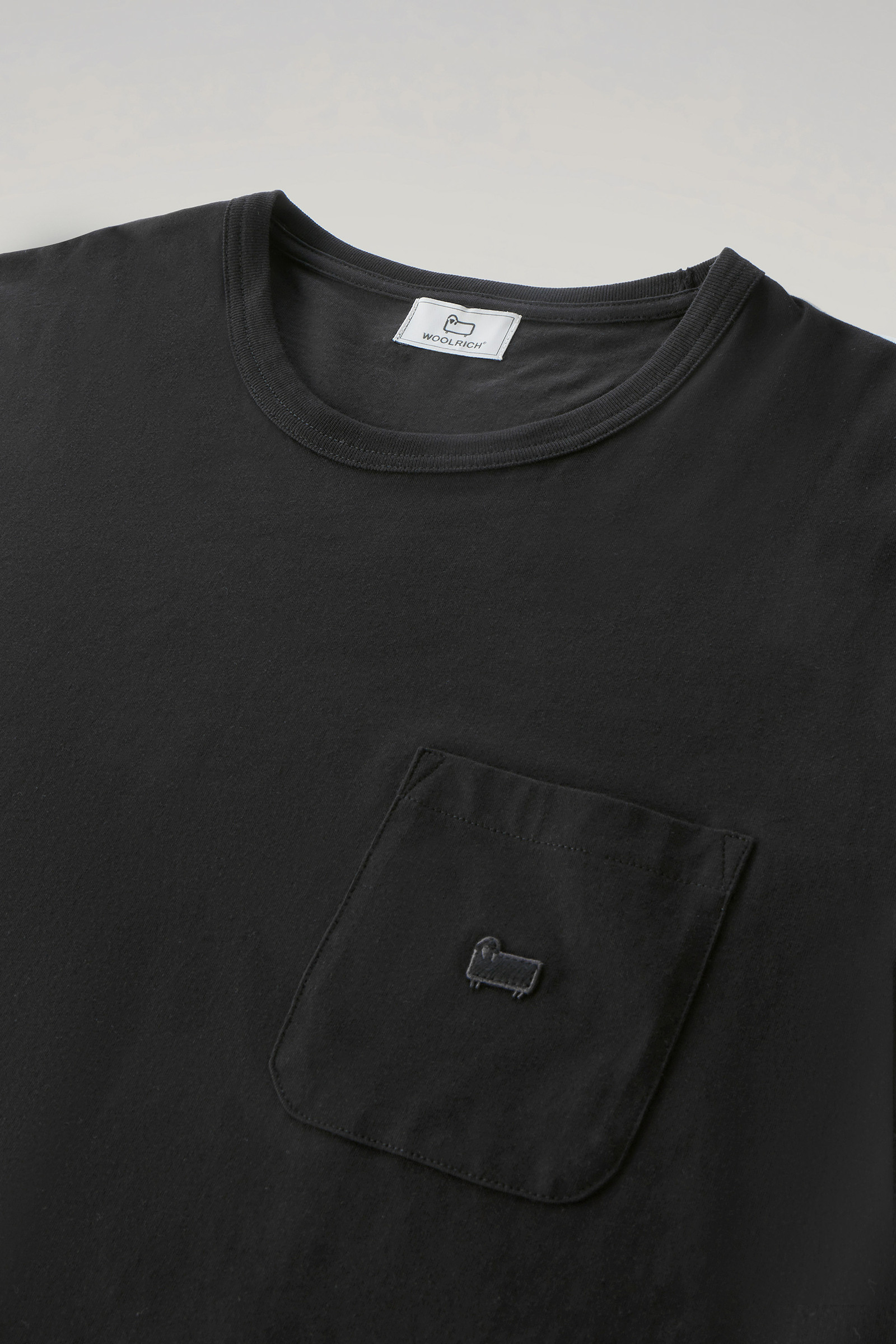 T-shirt in Pure Cotton with Chest Pocket Black photo 6 | Woolrich